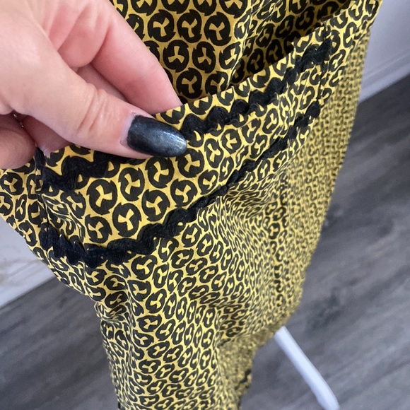 Vintage half apron yellow black smock rikrak ribbon kitchen home cooking 60s 70s - Picture 6 of 15